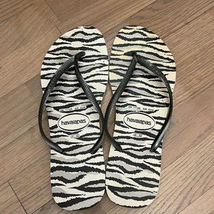 Womens 11/12 Havaianas flip flops